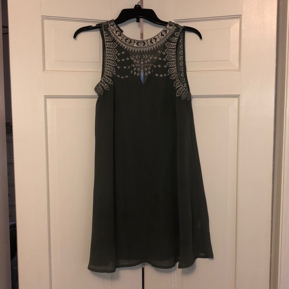 Dress - Picture 1 of 4
